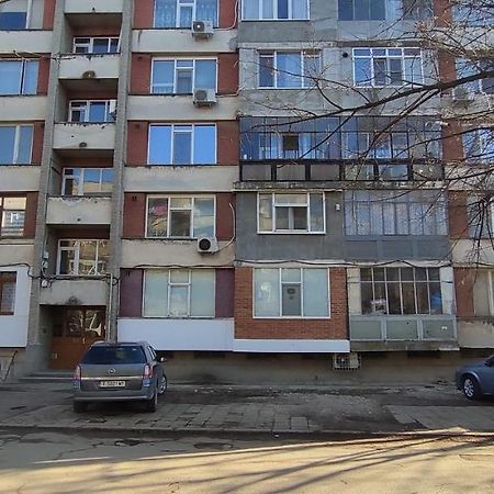 Уютен Апартамент В Търговище - 2 Спални И Кухня מראה חיצוני תמונה